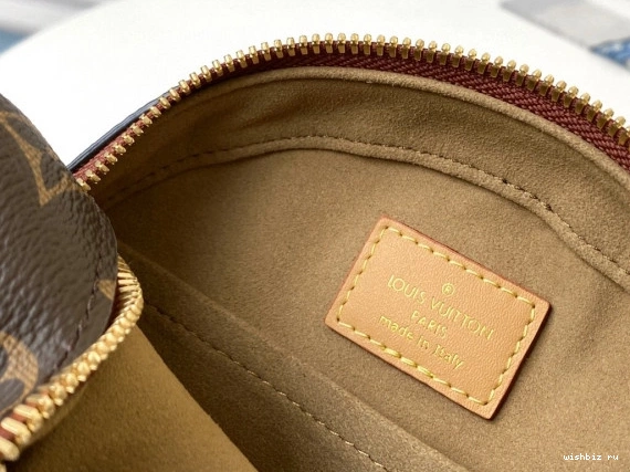 WIS PM BOITE CHAPEAU SOUPLE VUITTON LOUIS 1024